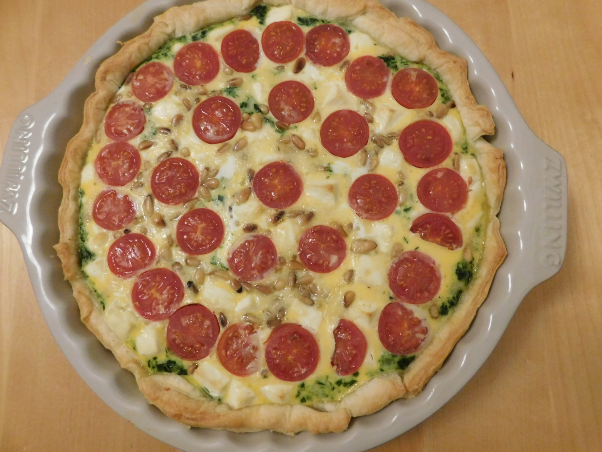 Quiche Mit Spinat Feta Tomaten Und Pinienkernen Hauswirtschaftsblog