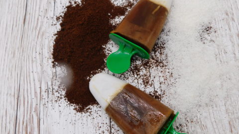 Kaffee-Kokos-Eis am Stiel